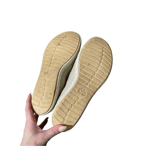 Clarks Women's Cloudsteppers Gold Soft Cushion Flats Sz 8 Metallic Futuristic - Picture 3 of 8